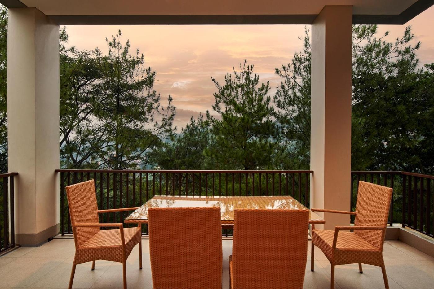 Anindya Hill View Villa 7 Bedrooms With A Private Swimming Pool Bandung Exterior foto