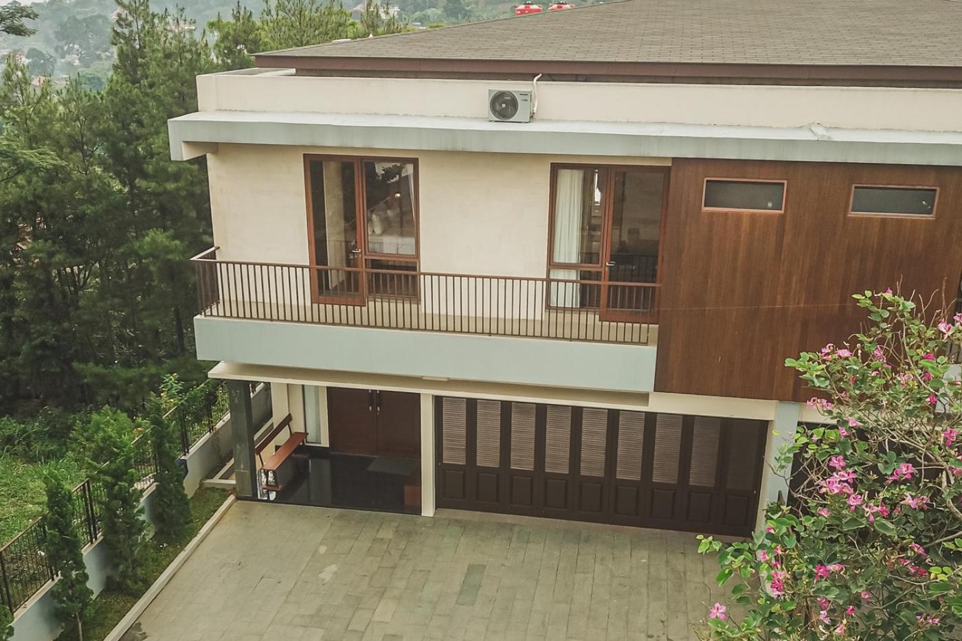 Anindya Hill View Villa 7 Bedrooms With A Private Swimming Pool Bandung Exterior foto